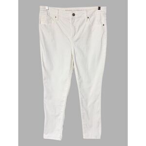 Chico’s So Slimming Girlfriend Slim Leg Ankle White Jeans 1R US 8R